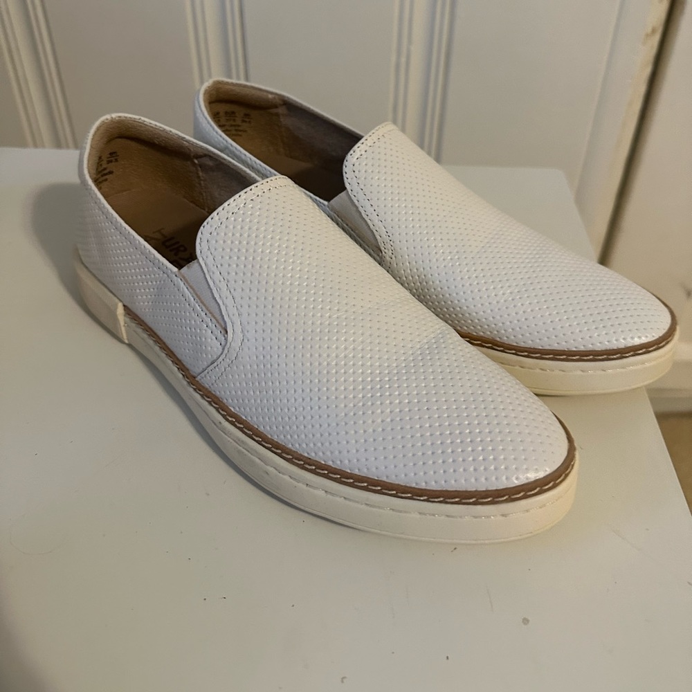 Women’s white leather sneakers - like new